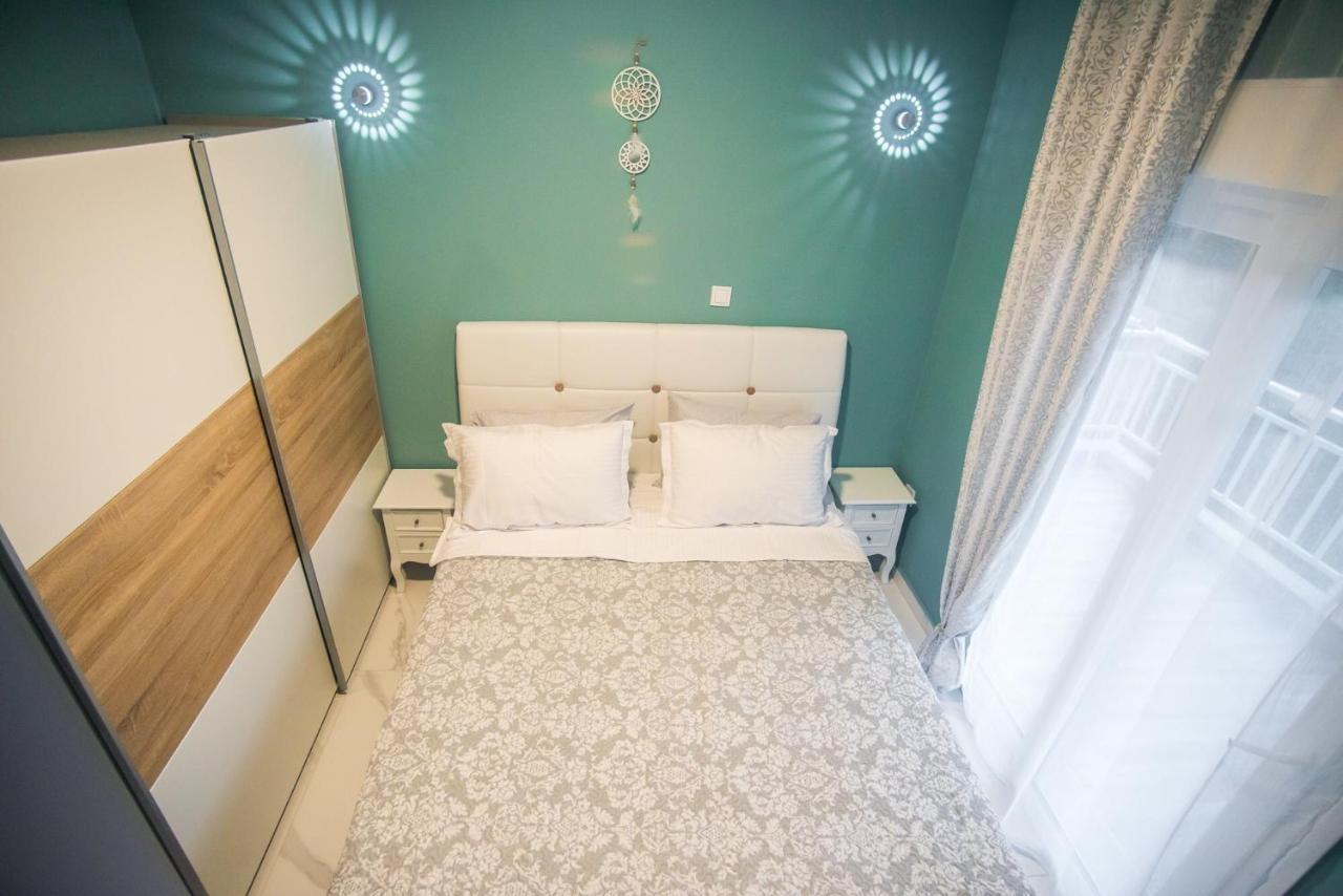 Diamond Lux Apartment PalaiónTsiflíkion Extérieur photo
